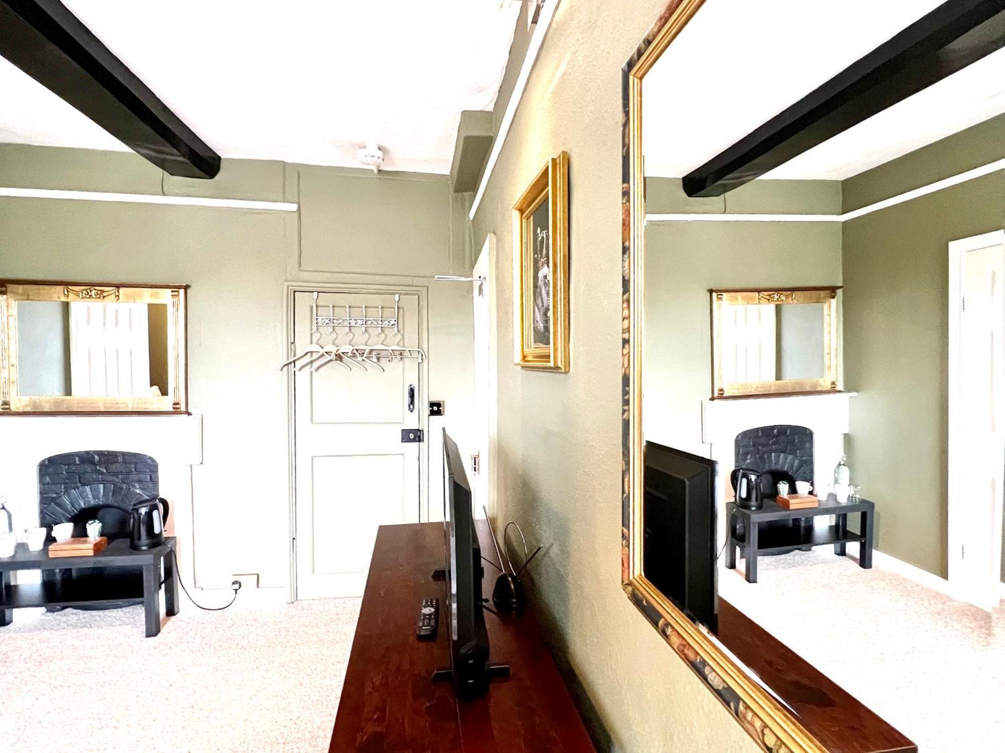 Colthrop Manor B&B 태참 외부 사진