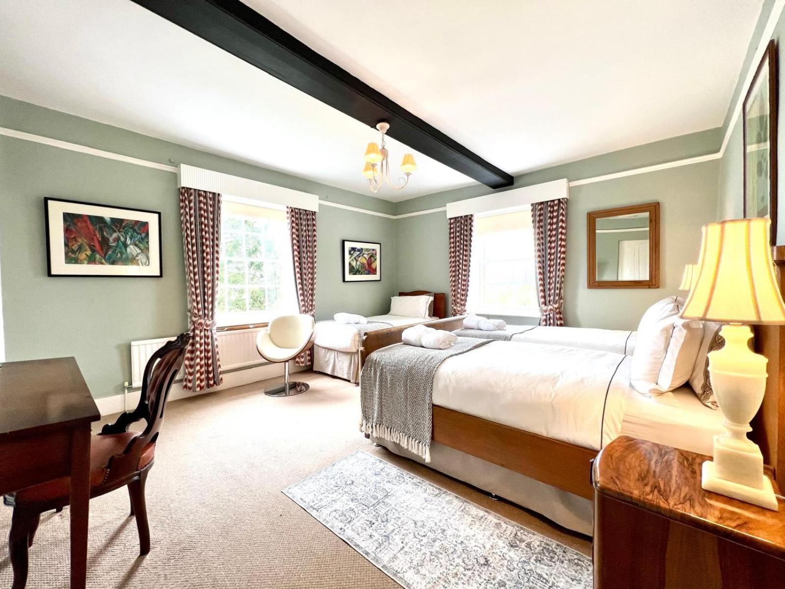 Colthrop Manor B&B 태참 외부 사진