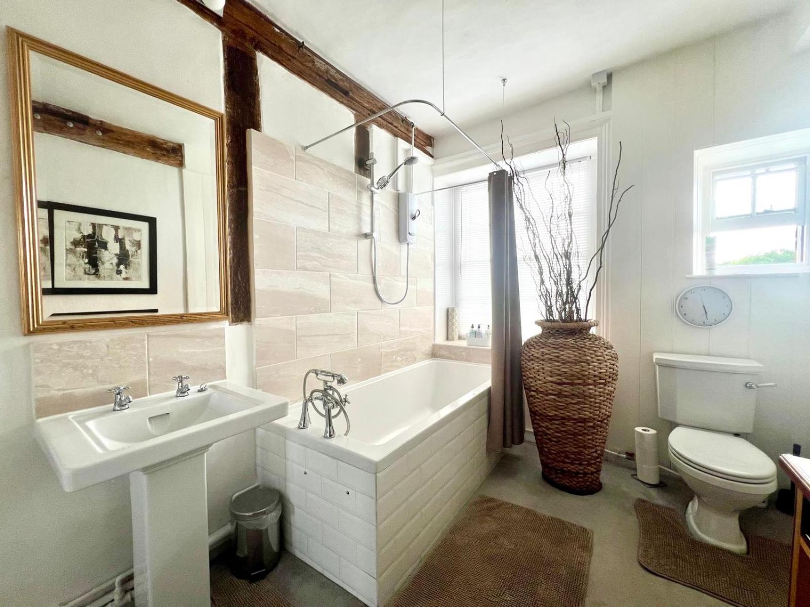 Colthrop Manor B&B 태참 외부 사진